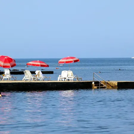 Apartment With Parking Space - 23670 Umag